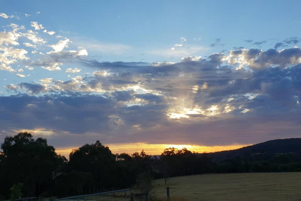 Handsome Hills Dairy Retreat Won Wron Bagian luar foto